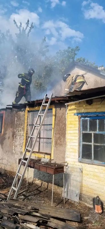 В селе Смелое загорелись хозяйственная постройка и жилой дом В селе Смелое загорелись хозяйственная постройка и жилой дом