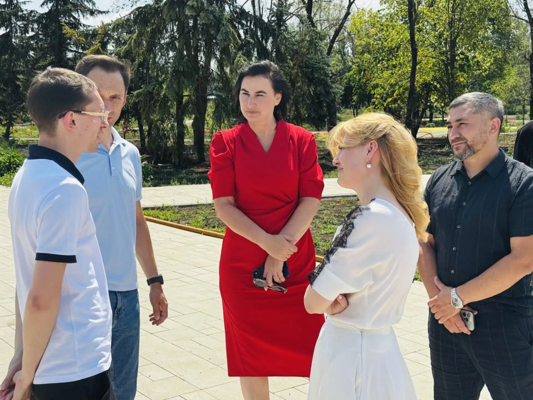 В Луганске по народной программе обновляют парк «Дружба» В Луганске по народной программе обновляют парк «Дружба»