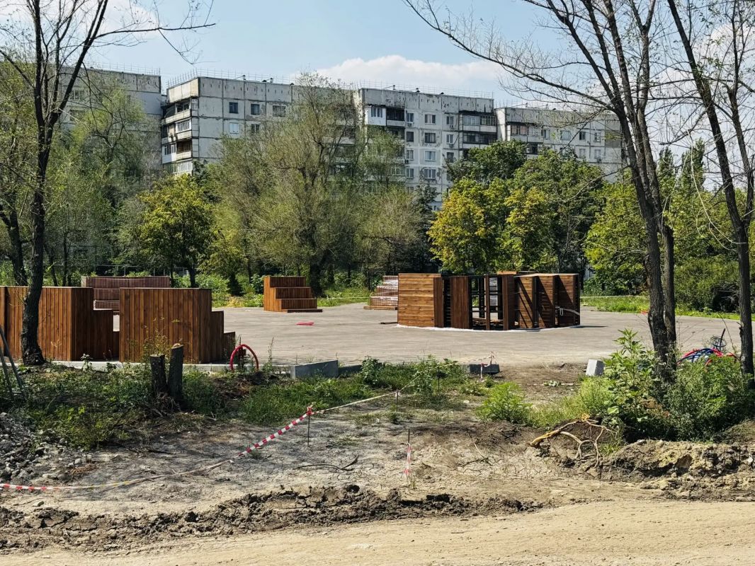 В Луганске по народной программе обновляют парк «Дружба» В Луганске по народной программе обновляют парк «Дружба»
