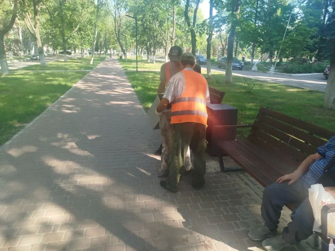 Благоустройство общественных территорий продолжается Благоустройство общественных территорий продолжается
