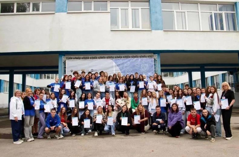 Юные свердловчане вернулись с Университетской смены из Самары Юные свердловчане вернулись с Университетской смены из Самары