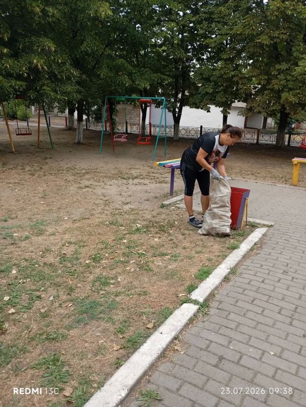 В Ровеньках продолжаются масштабные работы по благоустройству территорий В Ровеньках продолжаются масштабные работы по благоустройству территорий