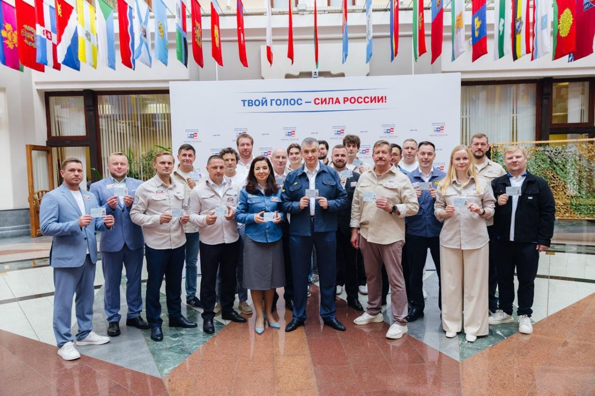 Слуцкий, Воропаева и Бут получили удостоверения кандидатов в депутаты Госдумы Слуцкий, Воропаева и Бут получили удостоверения кандидатов в депутаты Госдумы