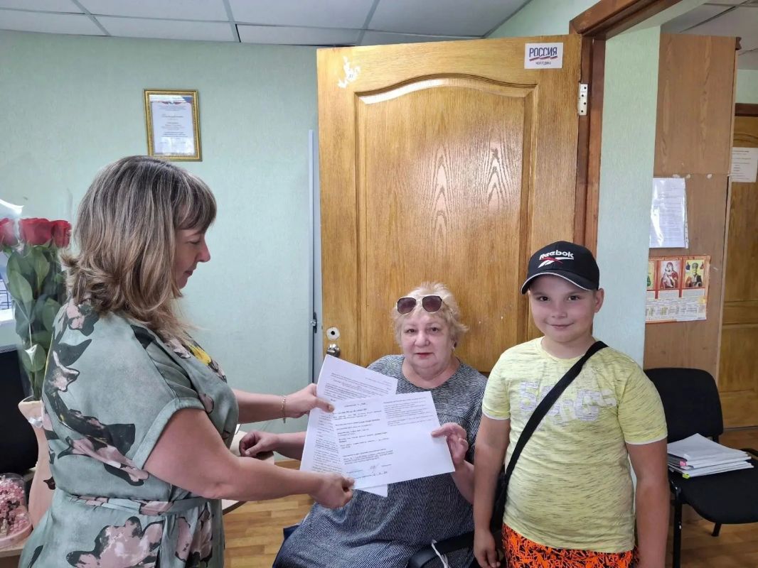 Филиал 9 ГКУ ЛНР «РЦСЗН» в Лутугинском м.о. продолжает активную работу по выдаче направлений в ГКУ ЛНР Луганское детское учреждение санаторного типа «Незабудка» Филиал 9 ГКУ ЛНР «РЦСЗН» в Лутугинском м.о. продолжает активную работу по выдаче направлений в ГКУ ЛНР Луганское детское учреждение санаторного типа «Незабудка»