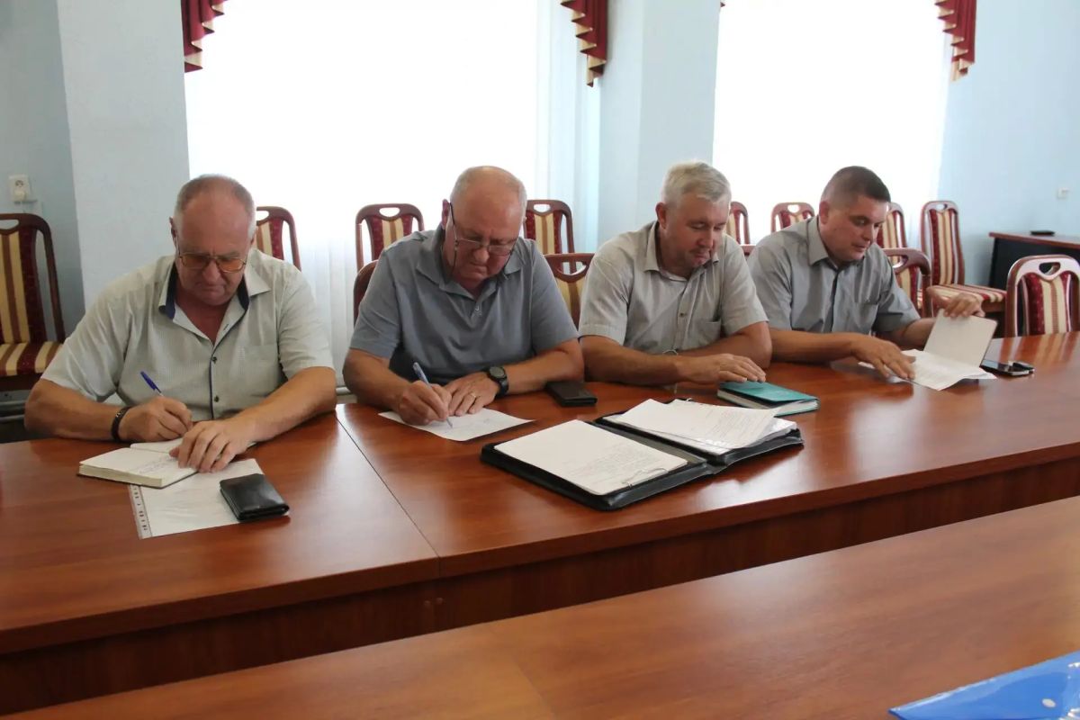 Сегодня в Администрации Краснодонского муниципального округа состоялось очередное заседание комиссии по подготовке к осенне-зимнему периоду 2026–2027 годов под председательством временно исполняющего полномочия Главы... Сегодня в Администрации Краснодонского муниципального округа состоялось очередное заседание комиссии по подготовке к осенне-зимнему периоду 2026–2027 годов под председательством временно исполняющего полномочия Главы...