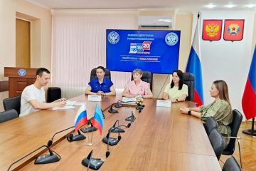 Окружная избирательная комиссия приняла документы кандидата от КПРФ Александра Бебешко на регистрацию по Луганскому округу