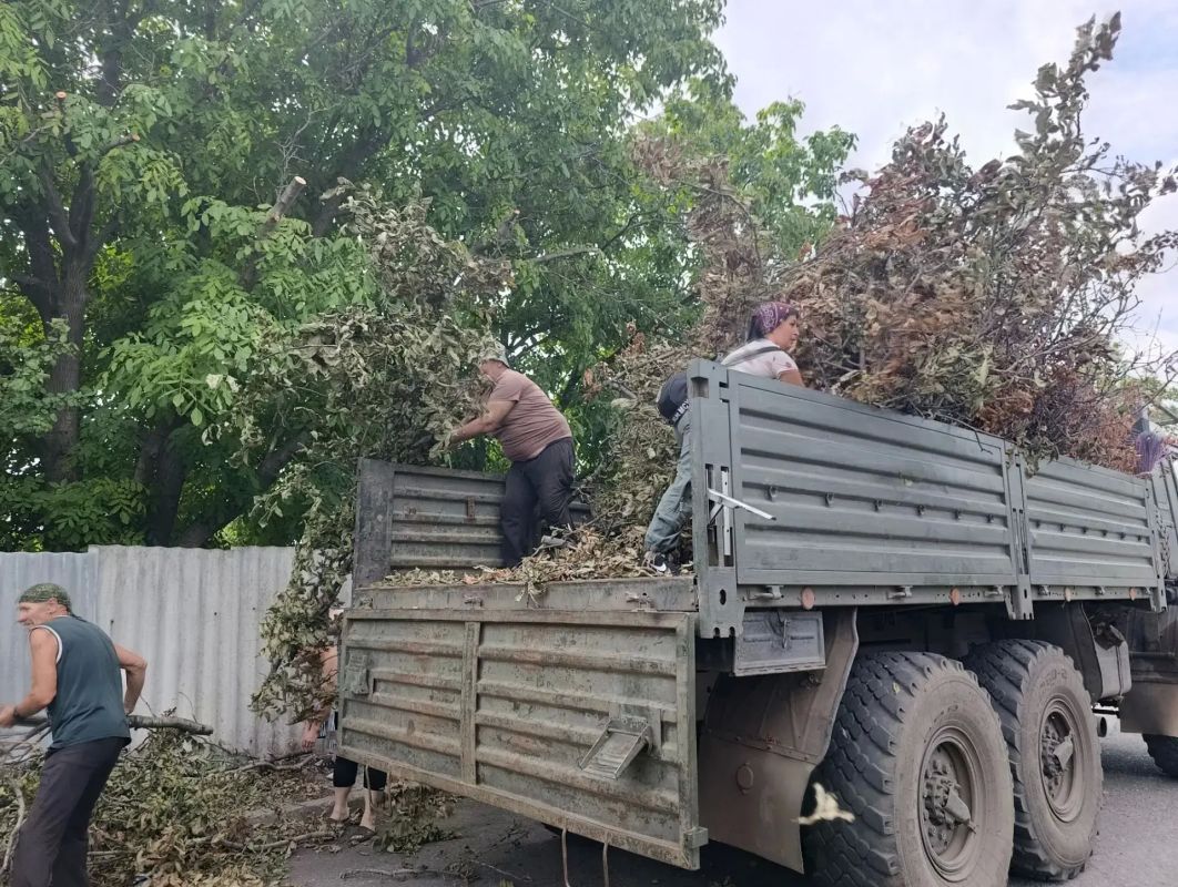 Чистый четверг в Фащевке: вместе мы делаем наш поселок лучше! Чистый четверг в Фащевке: вместе мы делаем наш поселок лучше!