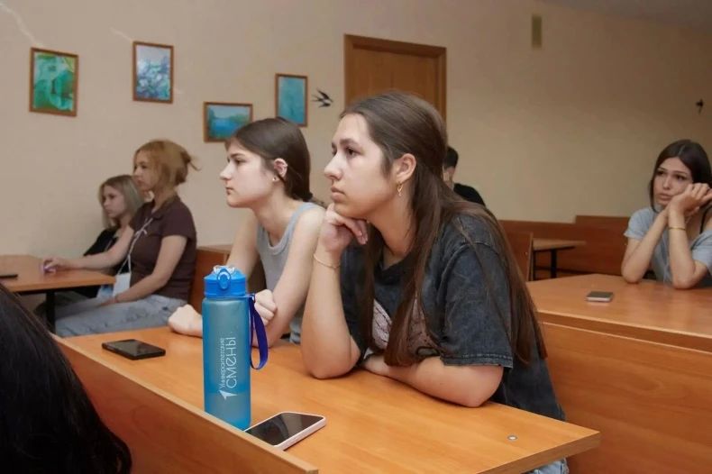 Юные свердловчане вернулись с Университетской смены из Самары Юные свердловчане вернулись с Университетской смены из Самары