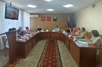 Проведено заседание Комиссии по делам несовершеннолетних и защите их прав