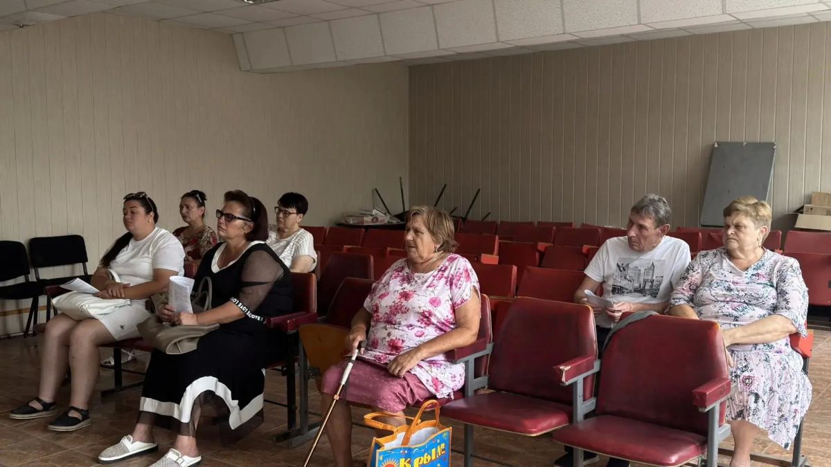 В пгт. Родаково состоялась встреча с членами семей погибших участников СВО В пгт. Родаково состоялась встреча с членами семей погибших участников СВО