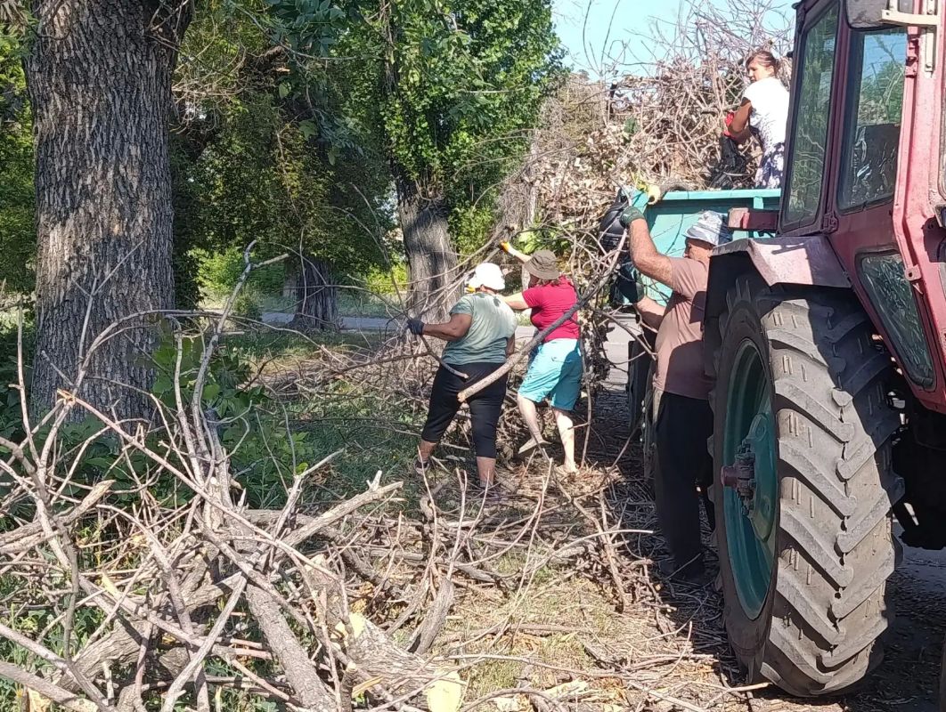 Чистый четверг в Фащевке: вместе мы делаем наш поселок лучше! Чистый четверг в Фащевке: вместе мы делаем наш поселок лучше!