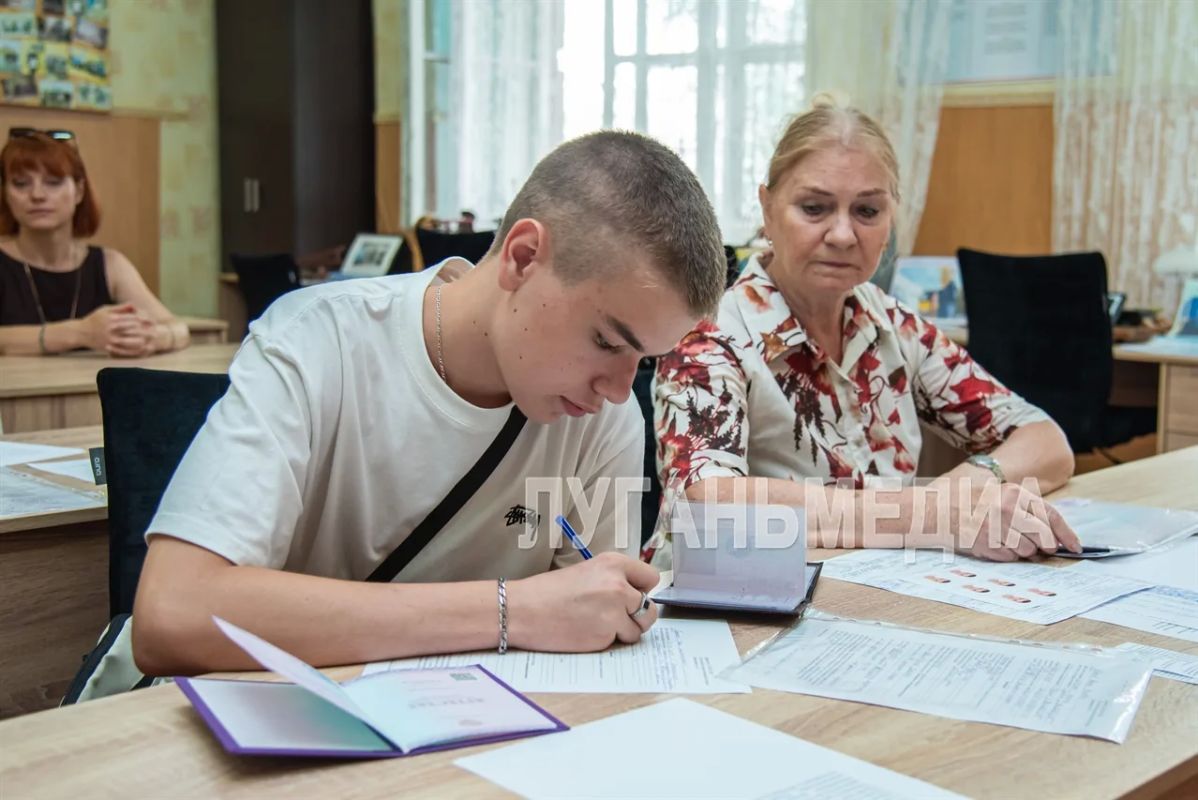 В Луганском технологическом колледже продолжается работа приемной комиссии В Луганском технологическом колледже продолжается работа приемной комиссии