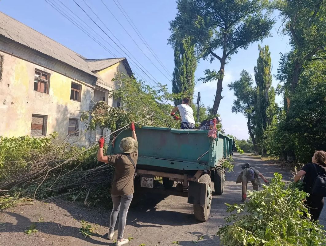 Чистый четверг в Фащевке: вместе мы делаем наш поселок лучше! Чистый четверг в Фащевке: вместе мы делаем наш поселок лучше!