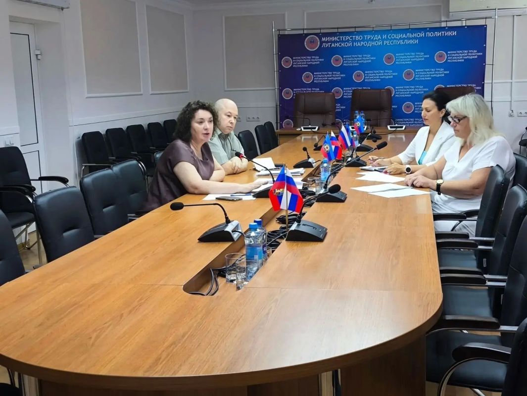 Заседание по вопросам семейной политики прошло в Минтруда ЛНР