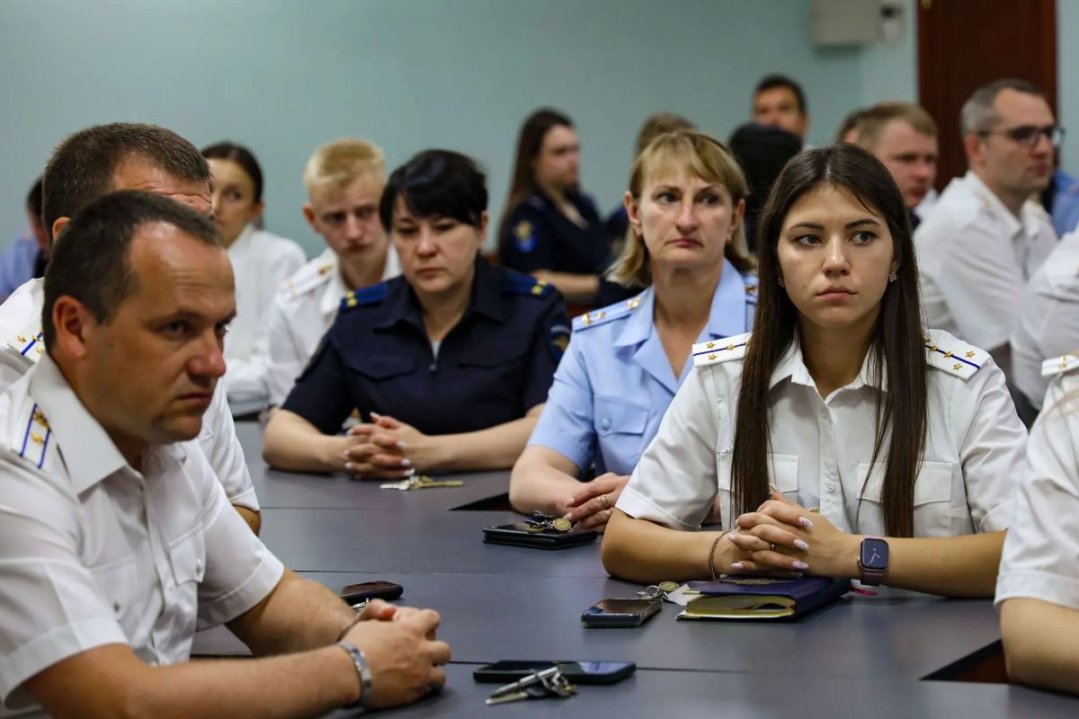В преддверии Дня сотрудника органов следствия в республиканском МВД наградили отличившихся правоохранителей В преддверии Дня сотрудника органов следствия в республиканском МВД наградили отличившихся правоохранителей