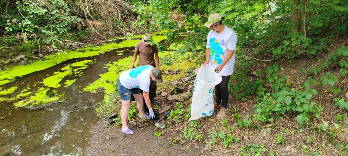 В рамках акции "Вода России" в пгт Михайловка на берегу реки Белая прошел субботник В рамках акции "Вода России" в пгт Михайловка на берегу реки Белая прошел субботник