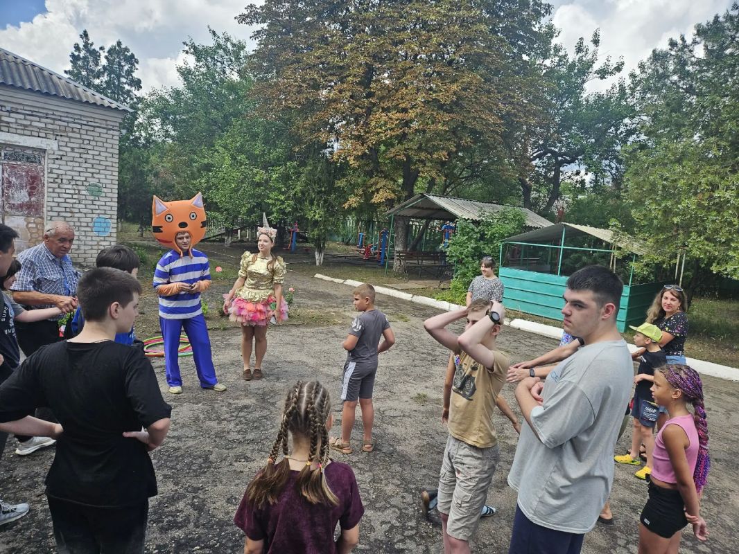 Фестиваль красок в проекте «Больше, чем няня»! При поддержке Фонда президентских грантов Фестиваль красок в проекте «Больше, чем няня»! При поддержке Фонда президентских грантов