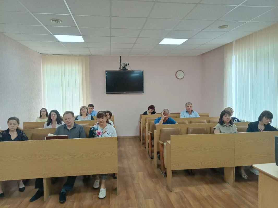 В Администрации города Ровеньки состоялось плановое рабочее совещание В Администрации города Ровеньки состоялось плановое рабочее совещание