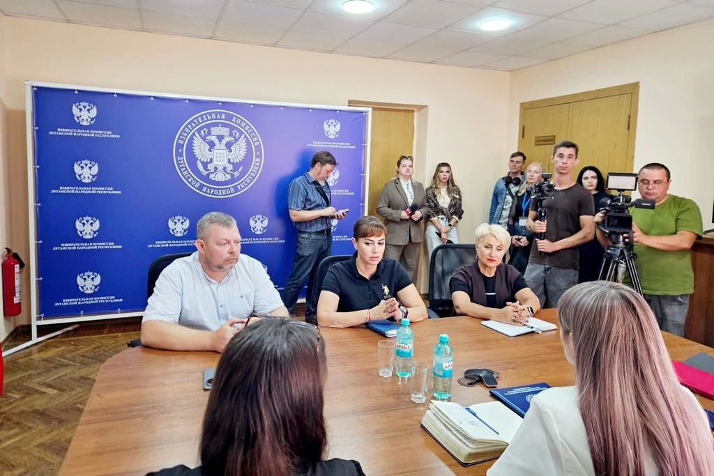 Состоялась рабочая встреча Уполномоченного по правам человека в ЛНР и председателя Избиркома ЛНР по вопросам обеспечения избирательных прав граждан Состоялась рабочая встреча Уполномоченного по правам человека в ЛНР и председателя Избиркома ЛНР по вопросам обеспечения избирательных прав граждан