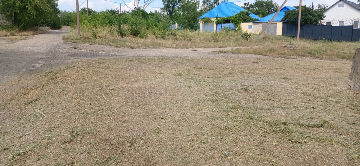 В поселке Изварино провели субботник В поселке Изварино провели субботник