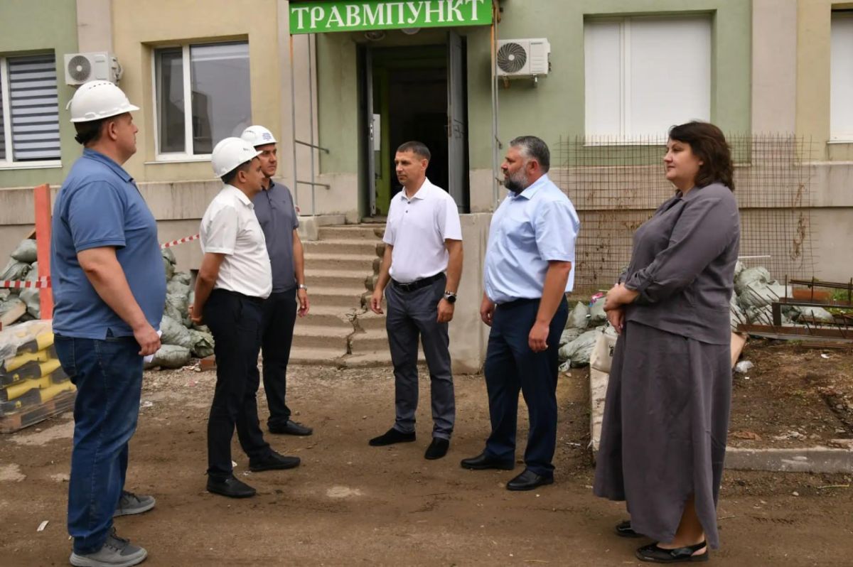 В Свердловске по народной программе ремонтируют центральную городскую больницу В Свердловске по народной программе ремонтируют центральную городскую больницу