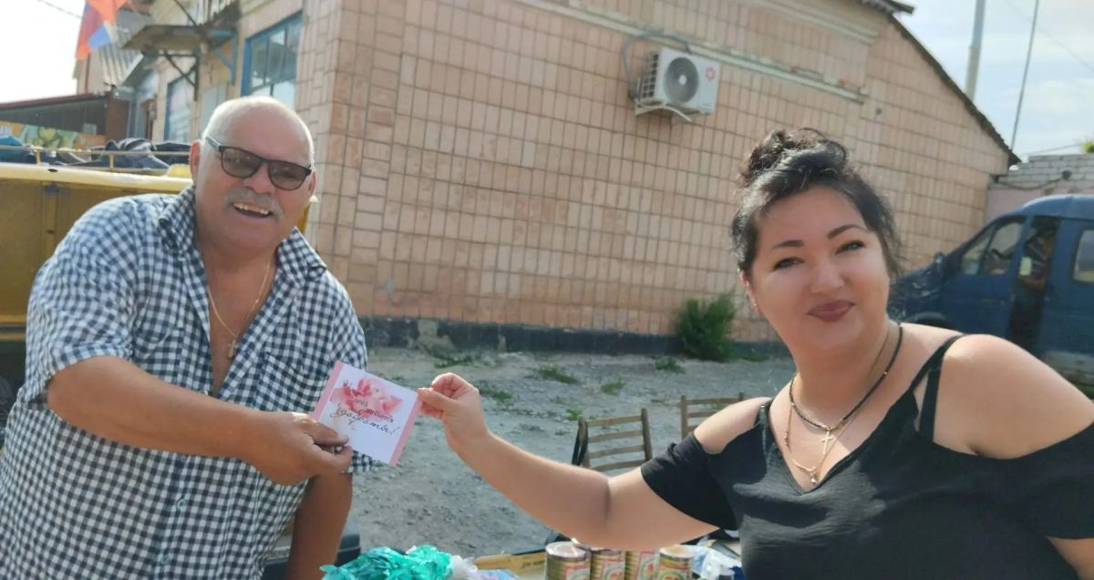 Согревая сердца заботой: в селе Желтое прошла уличная акция «Дари добро» Согревая сердца заботой: в селе Желтое прошла уличная акция «Дари добро»