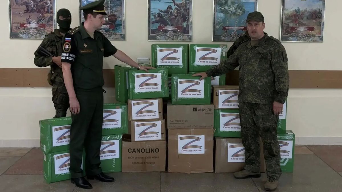 Сотрудники военного следственного отдела СК России по Люберецкому гарнизону передали гуманитарную помощь военнослужащим Сотрудники военного следственного отдела СК России по Люберецкому гарнизону передали гуманитарную помощь военнослужащим