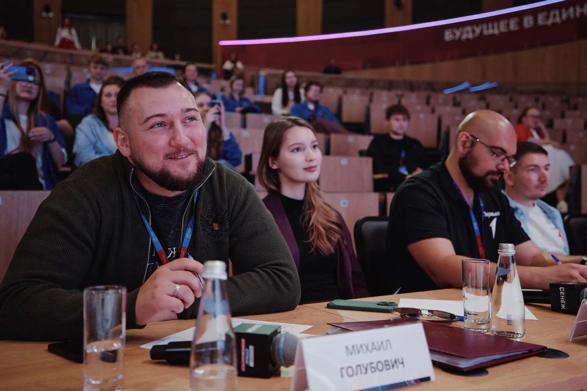 Михаил Голубович: Место, где встречаются смыслы Михаил Голубович: Место, где встречаются смыслы