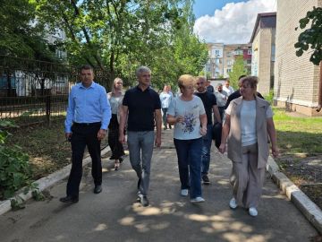 Ольга Бас: В рамках программы «Модернизация школьных систем образования» национального проекта «Семья» в городе Брянка активно продолжается капитальный ремонт яслей-сада комбинированного вида № 4 «Золотой улей»