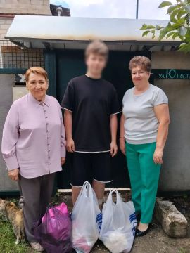 Забота о каждом: Тамара Ковтун и Людмила Луганская навестили раненого подростка