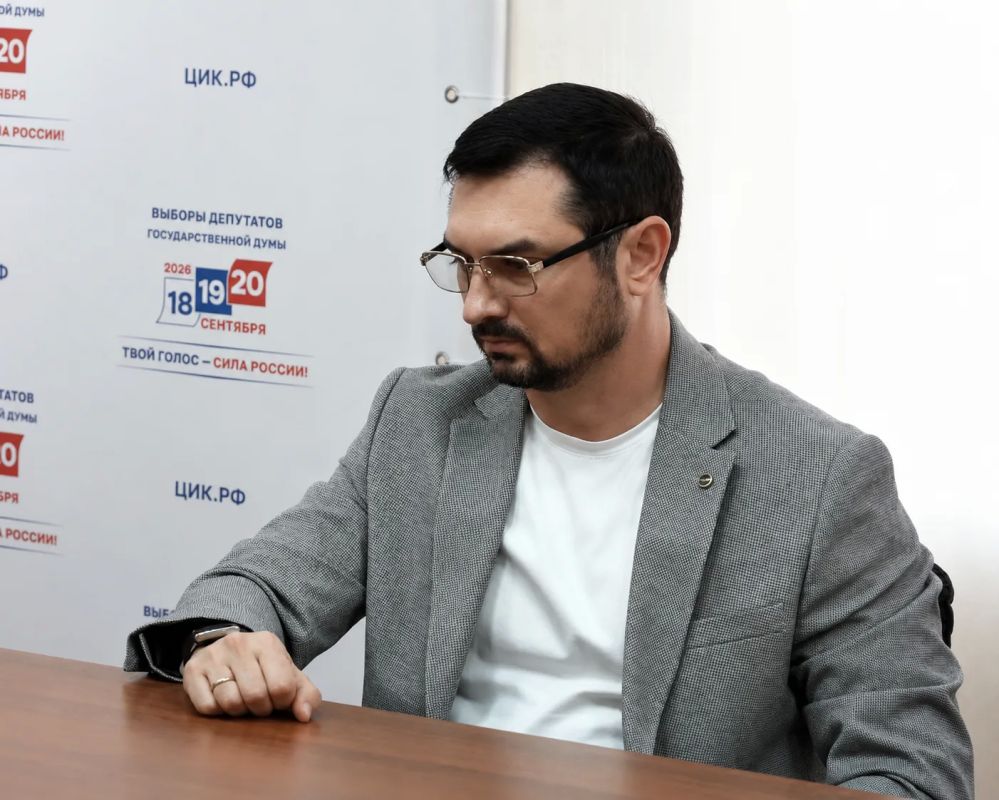 Максим Уваров: «Люди в Луганской Народной Республике слишком многое пережили, чтобы верить красивым обещаниям» Максим Уваров: «Люди в Луганской Народной Республике слишком многое пережили, чтобы верить красивым обещаниям»