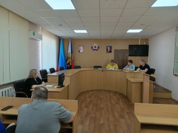 Рабочее совещание. В Администрации городского округа город Ровеньки состоялось рабочее совещание с руководителями структурных подразделений и начальниками отделов жизнеобеспечения