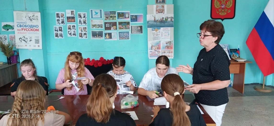 В Новоастраханском СДК Кременского МО прошёл час памяти, приуроченный ко Дню памяти детей - жертв войны в Донбассе В Новоастраханском СДК Кременского МО прошёл час памяти, приуроченный ко Дню памяти детей - жертв войны в Донбассе