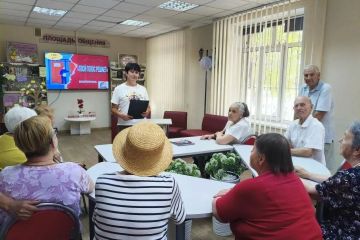 Заместитель председателя УИК Алчевска провела викторину «Твой голос решает» для представителей старшего поколения