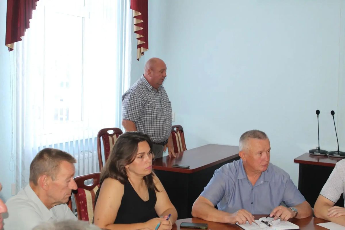 Сегодня провел расширенное аппаратное совещание с участием руководителей силовых структур, коммунальных служб и структурных подразделений Администрации Сегодня провел расширенное аппаратное совещание с участием руководителей силовых структур, коммунальных служб и структурных подразделений Администрации