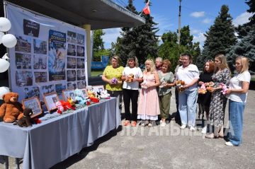 В Славяносербске почтили память детей, погибших в результате украинской агрессии