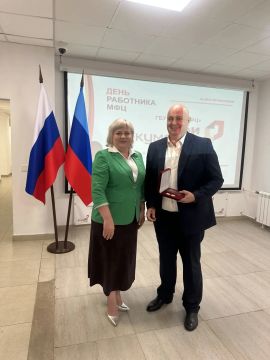 Виталий Седых получил знак "За заслуги перед Луганском"
