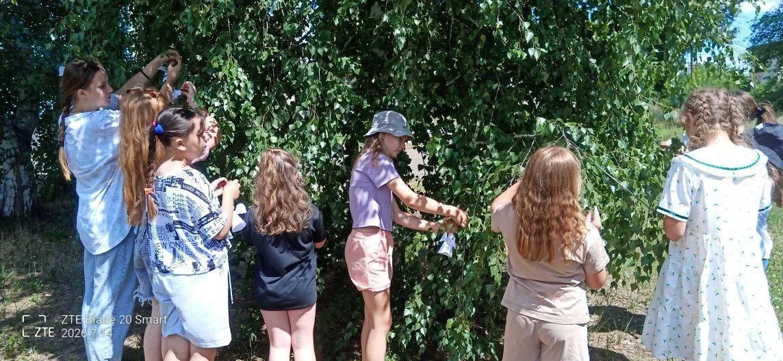 В Новоастраханском СДК Кременского МО прошёл час памяти, приуроченный ко Дню памяти детей - жертв войны в Донбассе В Новоастраханском СДК Кременского МО прошёл час памяти, приуроченный ко Дню памяти детей - жертв войны в Донбассе