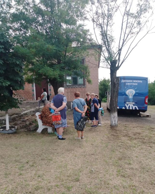 28 июля сотрудниками ОП «Энергосбыт Луганск» проведено выездное обслуживание жителей пгт 28 июля сотрудниками ОП «Энергосбыт Луганск» проведено выездное обслуживание жителей пгт