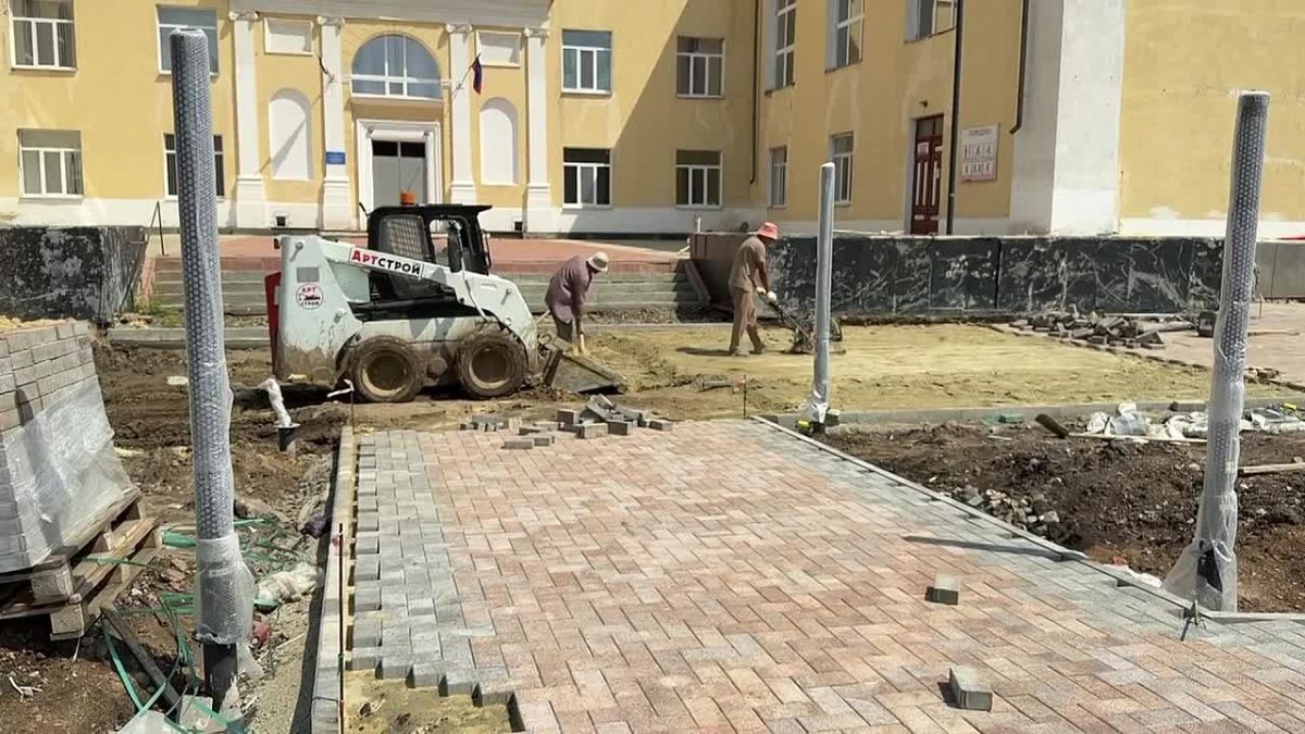 Сегодня лично проинспектировал ход работ, которые ведутся в городе Молодогвардейске в рамках специального инфраструктурного проекта