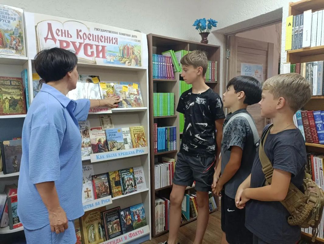 В Лутугинской Районной библиотеке для детей прошел духовно-просветительский час «И час настал, крестилась Русь» В Лутугинской Районной библиотеке для детей прошел духовно-просветительский час «И час настал, крестилась Русь»