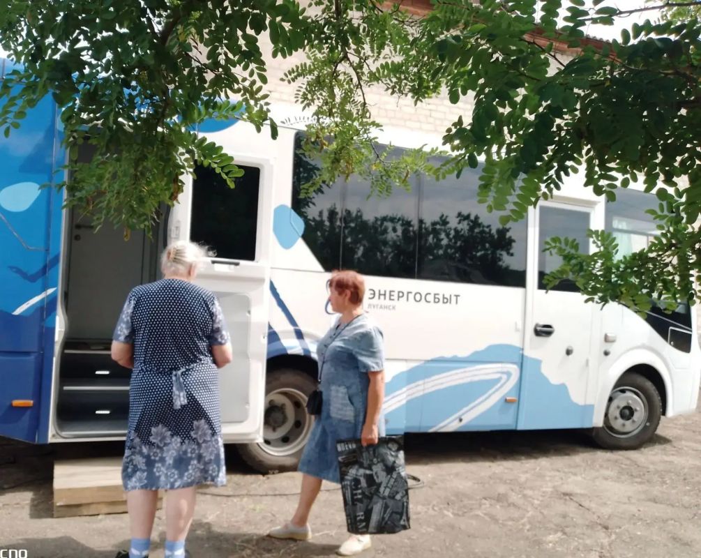 28 июля сотрудниками ОП «Энергосбыт Луганск» проведено выездное обслуживание жителей пгт