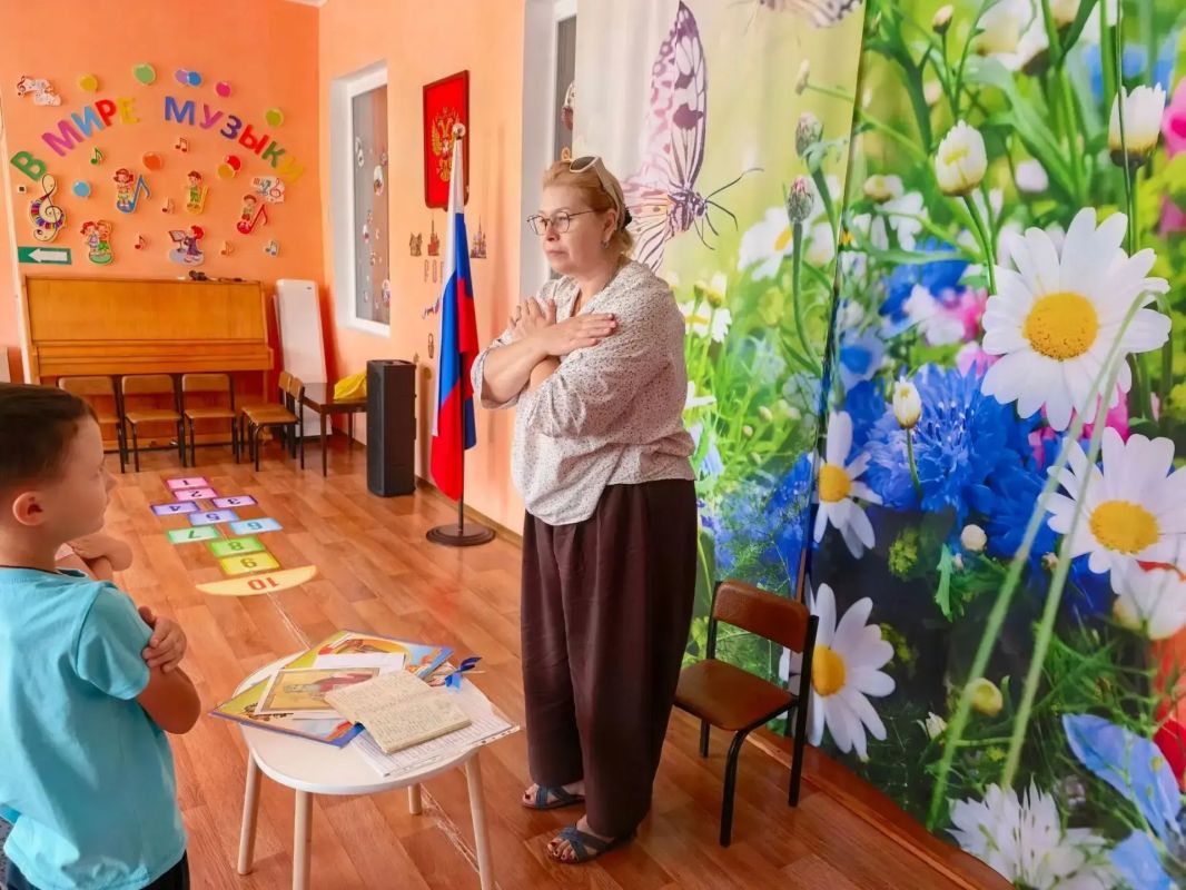 28 июля сотрудники Детского центра Чернухинского музея провели мероприятие для воспитанников детского сада «Ромашка», посвящённое Дню Крещения Руси 28 июля сотрудники Детского центра Чернухинского музея провели мероприятие для воспитанников детского сада «Ромашка», посвящённое Дню Крещения Руси
