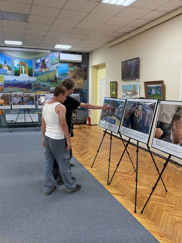 Молодёжь ЛДПР посетила выставку «Жириновский: человек эпохи» Молодёжь ЛДПР посетила выставку «Жириновский: человек эпохи»