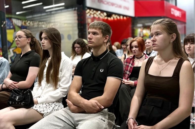 В Свердловском Молодежном центре состоялось важное и крайне актуальное событие – гостями площадки стали инструкторы по тактической медицине из войсковой части 40054 В Свердловском Молодежном центре состоялось важное и крайне актуальное событие – гостями площадки стали инструкторы по тактической медицине из войсковой части 40054
