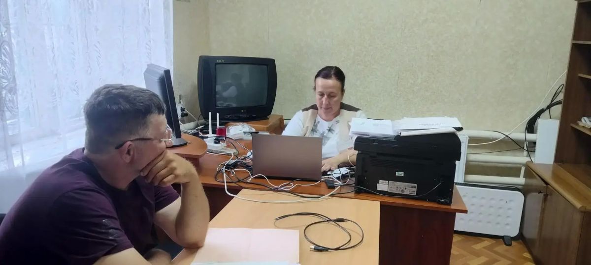 Специалисты МФЦ ЛНР провели выездной приём граждан в Красноталовском отделе жизнеобеспечения