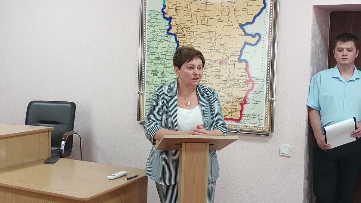 В Ровеньках чествовали семью героя, отличившегося при освобождении Константиновки Сегодня в Администрации городского округа город Ровеньки состоялось торжественное мероприятие, посвященное чествованию семьи военнослужащего...