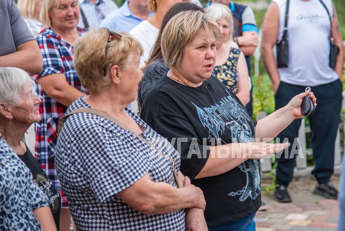 Представители Администрации города Луганска встретились с жителями поселка Вольный в рамках проекта «Муниципальный диалог Представители Администрации города Луганска встретились с жителями поселка Вольный в рамках проекта «Муниципальный диалог