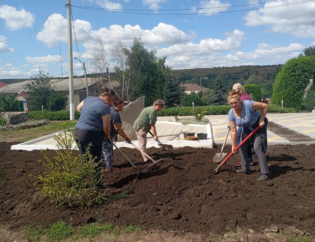 В Городище прошел субботник на территории реализуемого инициативного проекта В Городище прошел субботник на территории реализуемого инициативного проекта