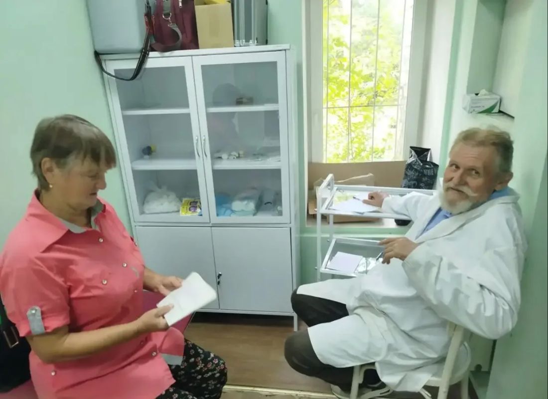 Специалисты Новоайдарской ЦРБ провели выездной прием жителей с.Гречишкино Специалисты Новоайдарской ЦРБ провели выездной прием жителей с.Гречишкино